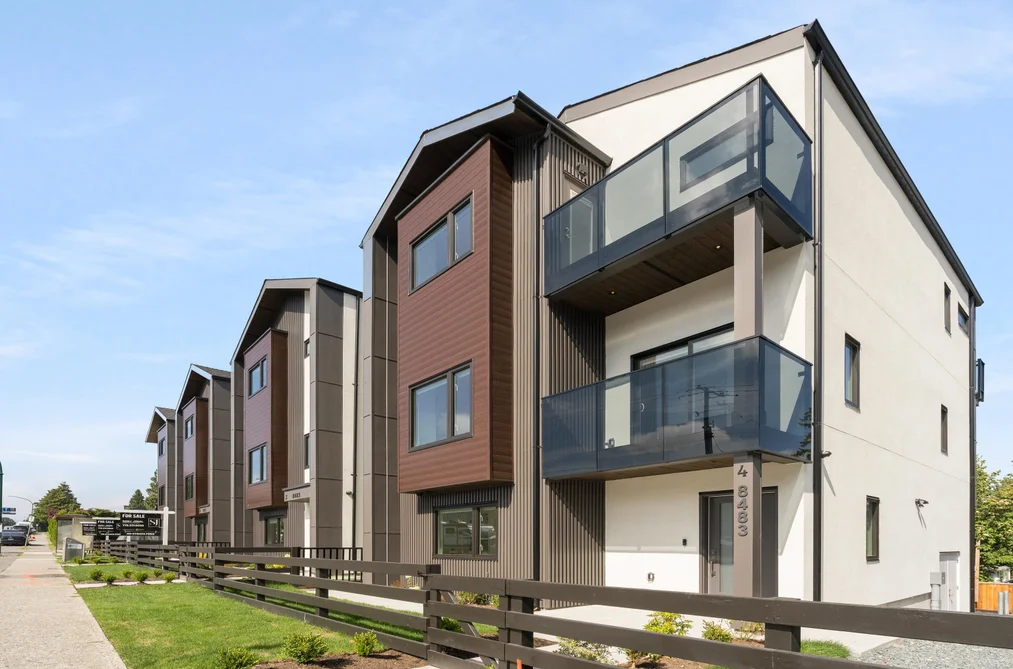 Half Duplex for sale at 2 8483 16th Avenue Burnaby British Columbia - MLS: R3156795