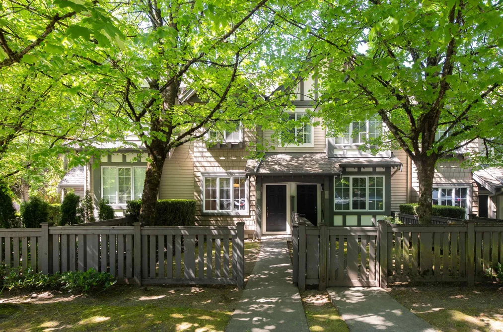 Townhouse for sale at 2 8533 Cumberland Place Burnaby British Columbia - MLS: R3121978