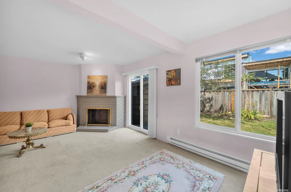 2 8631 NO.3 ROAD, Richmond BC V6Y 2E6, Richmond BC — Residential for Sale — Photo 4 of 22