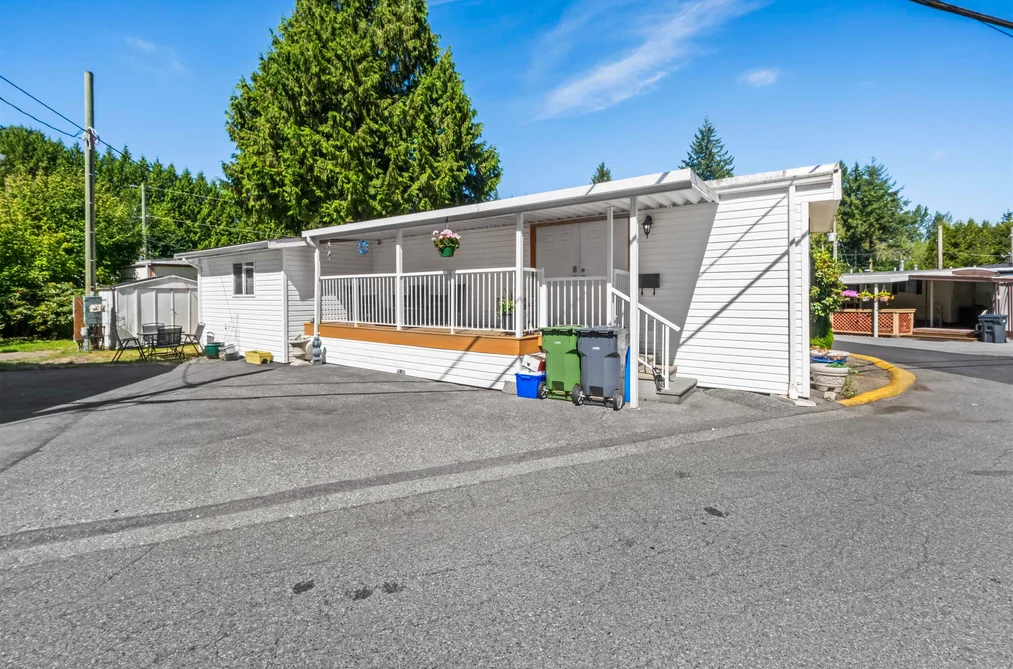 Manufactured Home for sale at 20 24330 Fraser Highway Langley British Columbia - MLS: R3155137