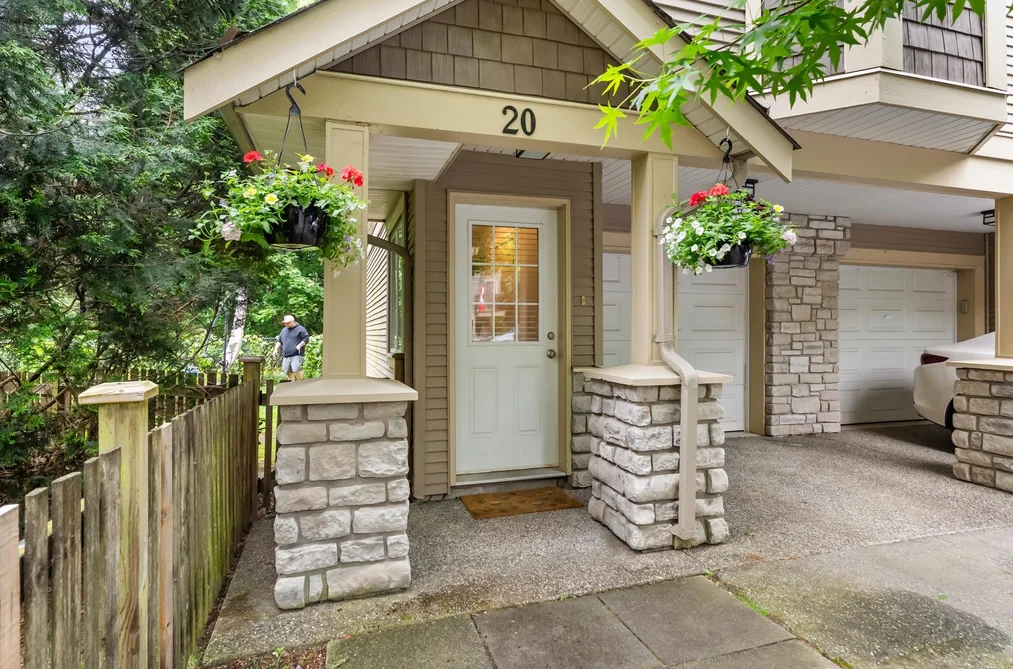20 33321 GEORGE FERGUSON WAY, Abbotsford BC V2S 2L6, Abbotsford BC — Residential for Sale - Photo 2