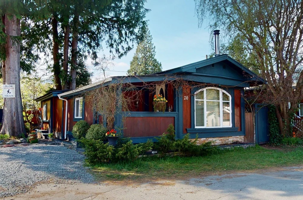 Manufactured Home for sale at 20 40022 Government Road Squamish British Columbia - MLS: R3113898
