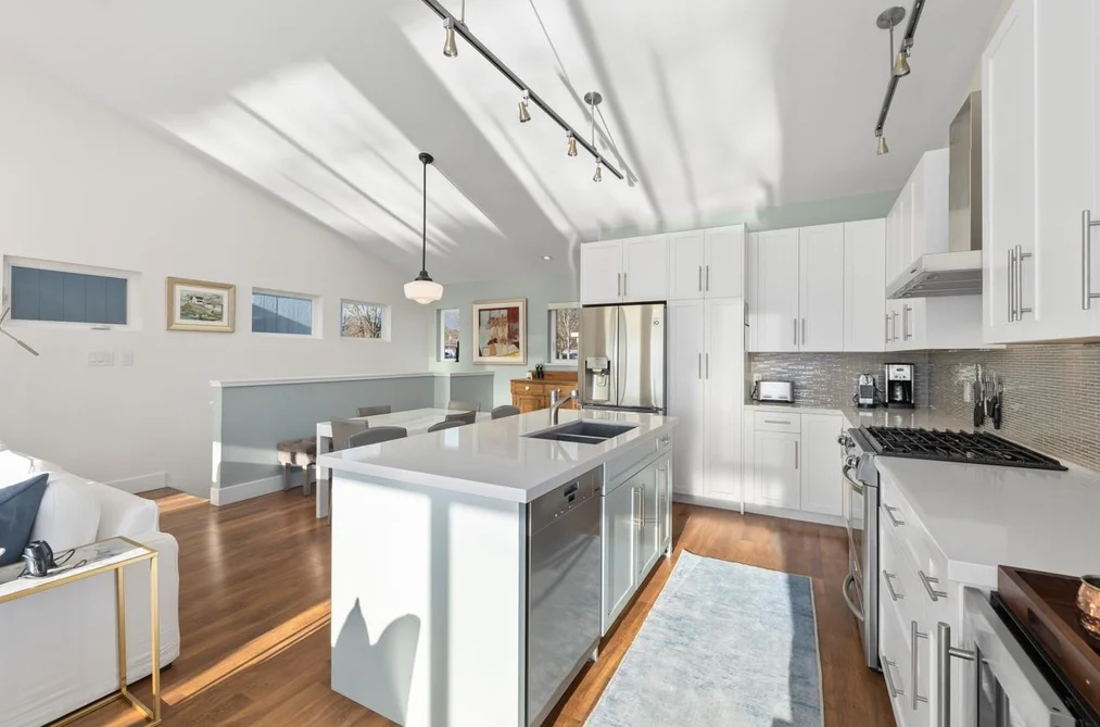 20 415 W ESPLANADE AVENUE, North Vancouver BC V7M 1A6, North Vancouver BC — Residential for Sale - Photo 6