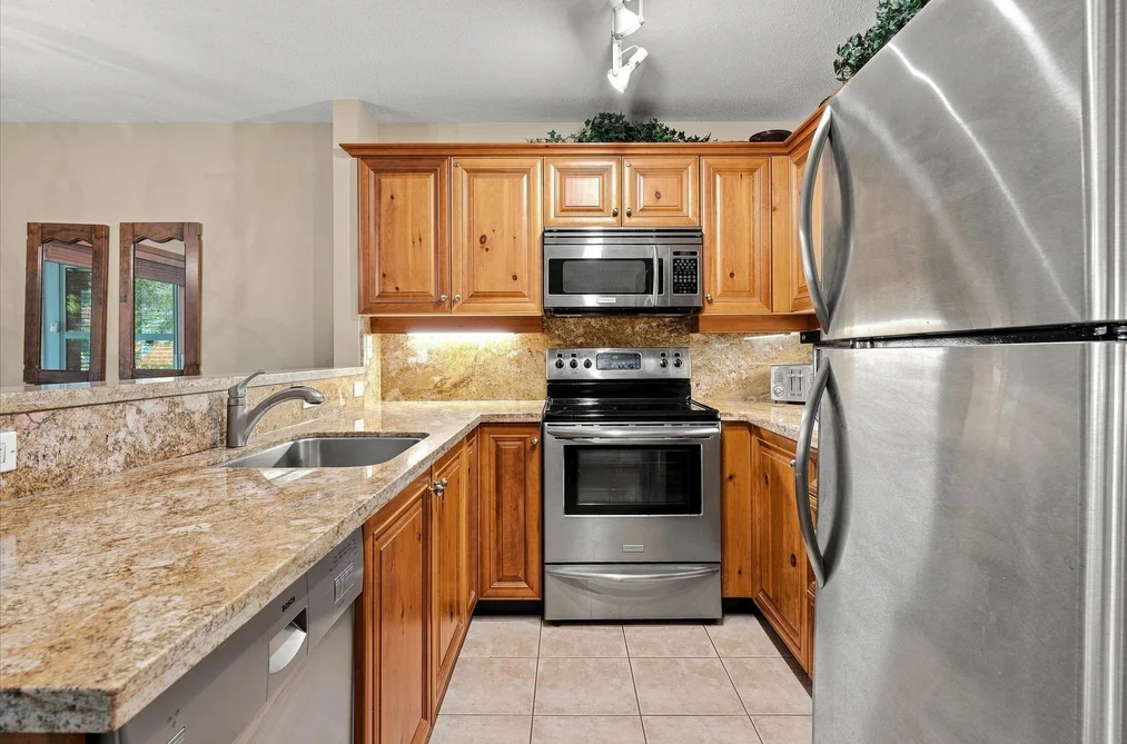 20-4890 Painted Cliff Road, Whistler, BC - Townhouse for Sale - Photo 12 of 23 20-4890 Painted Cliff Road, Whistler, BC - Townhouse for Sale - Photo 12 of 23