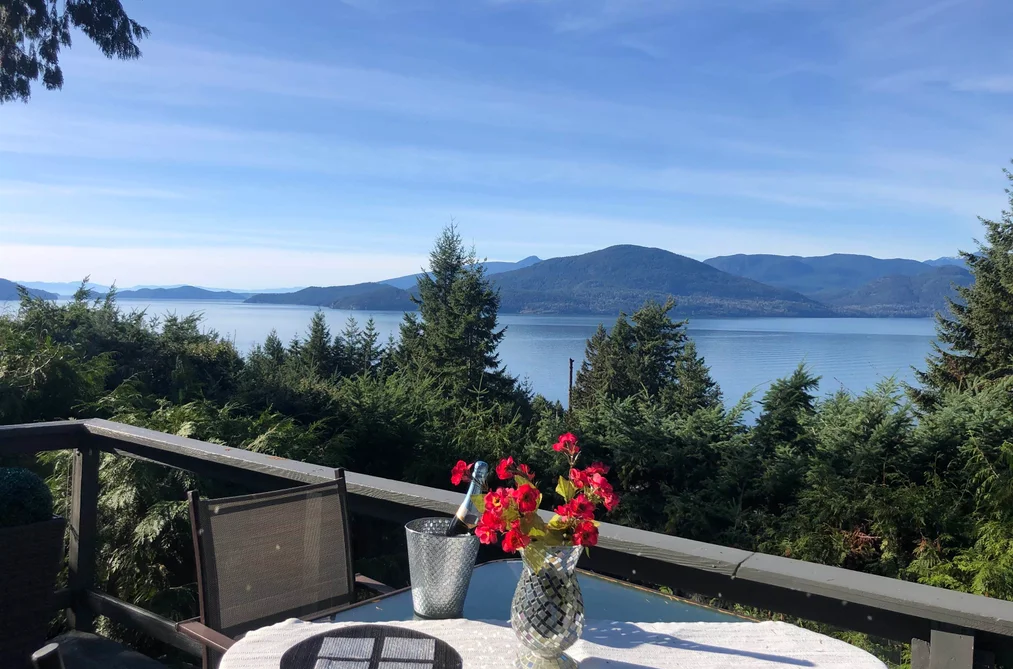 House for sale at 20 Oceanview Road Lions Bay British Columbia - MLS: R3111504