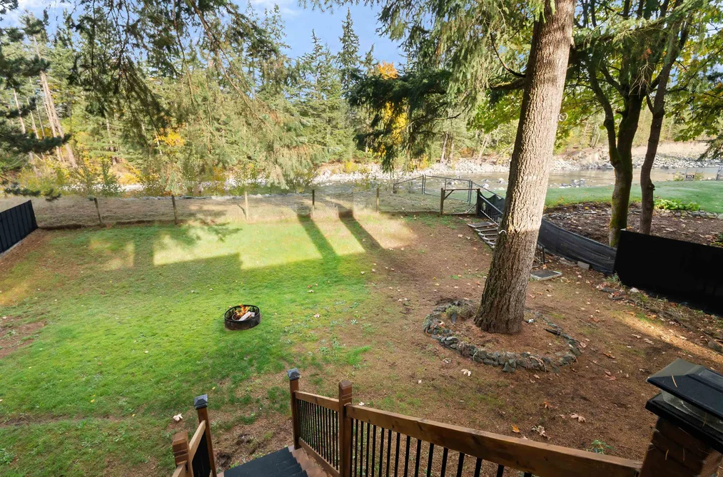 20 Robertson Crescent, Hope, BC - House for Sale - Photo 23 of 40 20 Robertson Crescent, Hope, BC - House for Sale - Photo 23 of 40