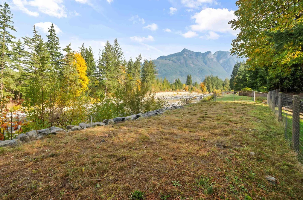 20 Robertson Crescent, Hope, BC - House for Sale - Photo 32 of 40 20 Robertson Crescent, Hope, BC - House for Sale - Photo 32 of 40
