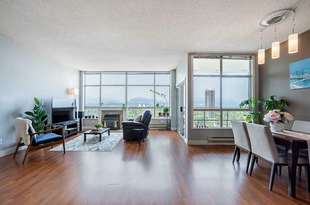 Condo for sale at 2001 14881 103a Avenue Surrey British Columbia - MLS: R3143187