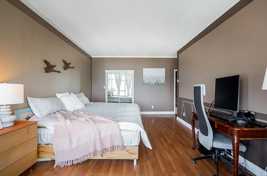 2001 14881 103A AVENUE, Surrey, BC — Residential for Sale — Photo 13 of 36