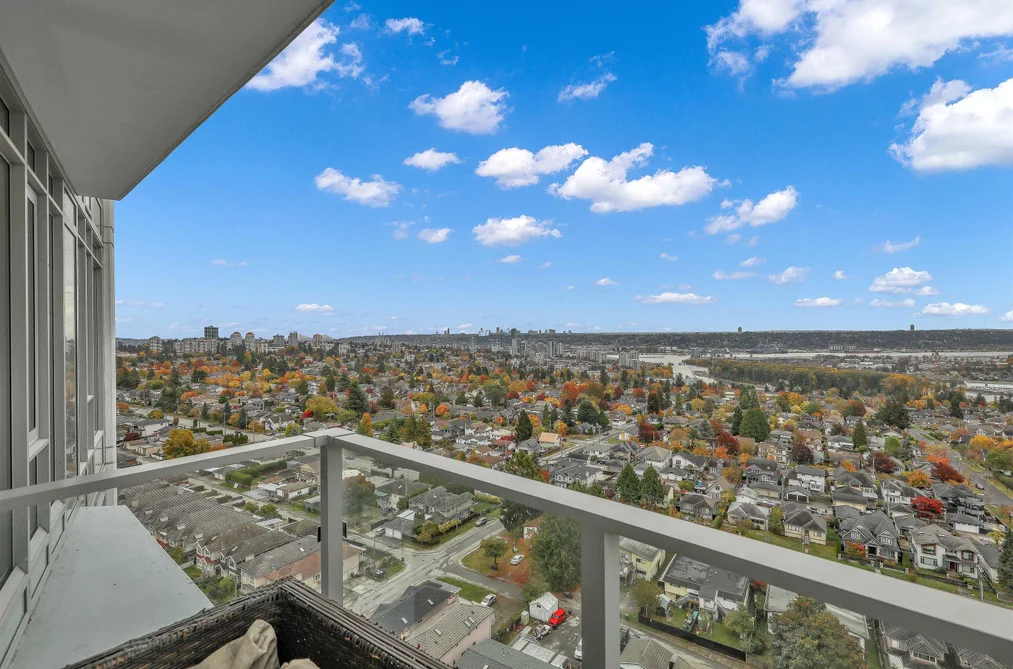 2002-7769 Park Crescent, Burnaby, BC - Condo for Sale - Photo 9 of 35 2002-7769 Park Crescent, Burnaby, BC - Condo for Sale - Photo 9 of 35