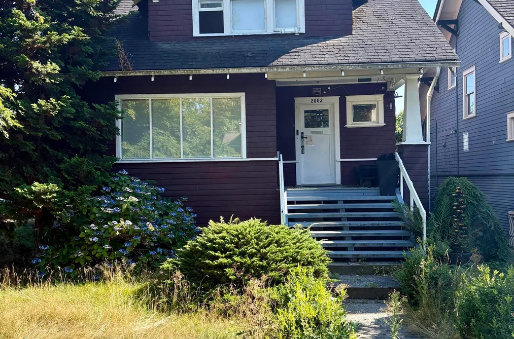 House for sale at 2002 Whyte Avenue Vancouver British Columbia - MLS: R3155603