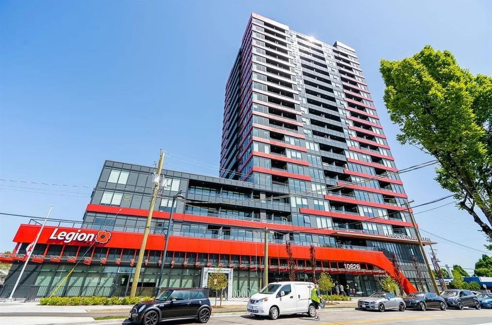 Condo for sale at 2003 10626 City Parkway Surrey British Columbia - MLS: R3136827