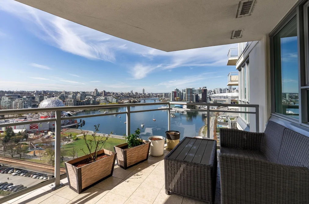 Condo for sale at 2004 120 Milross Avenue Vancouver British Columbia - MLS: R3119343