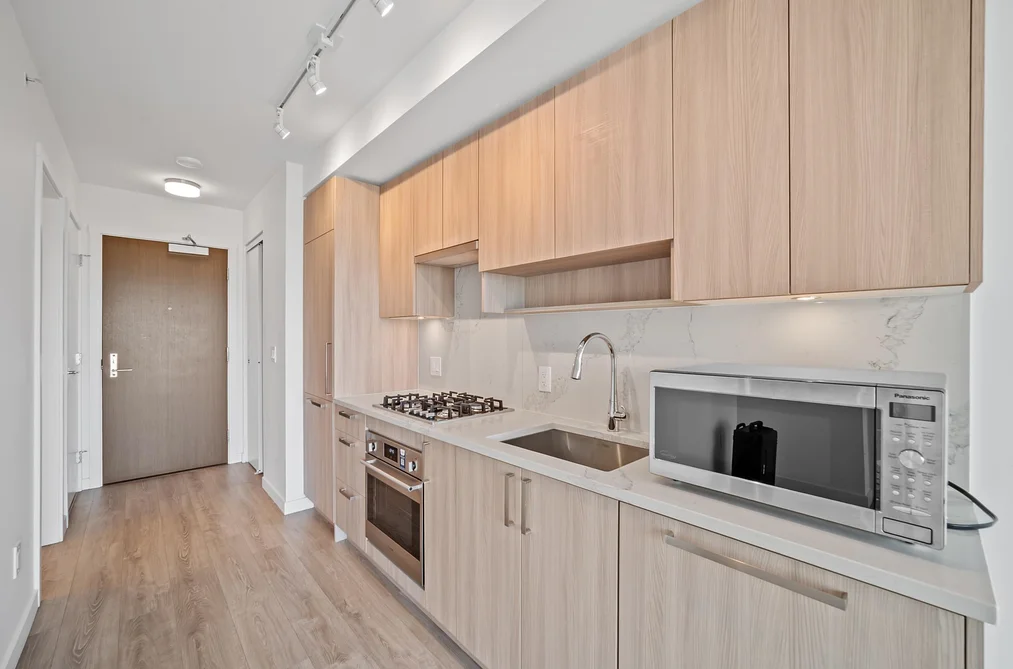 2004 13350 CENTRAL AVENUE, Surrey BC V3T 0S1, Surrey BC — Residential for Sale - Photo 4