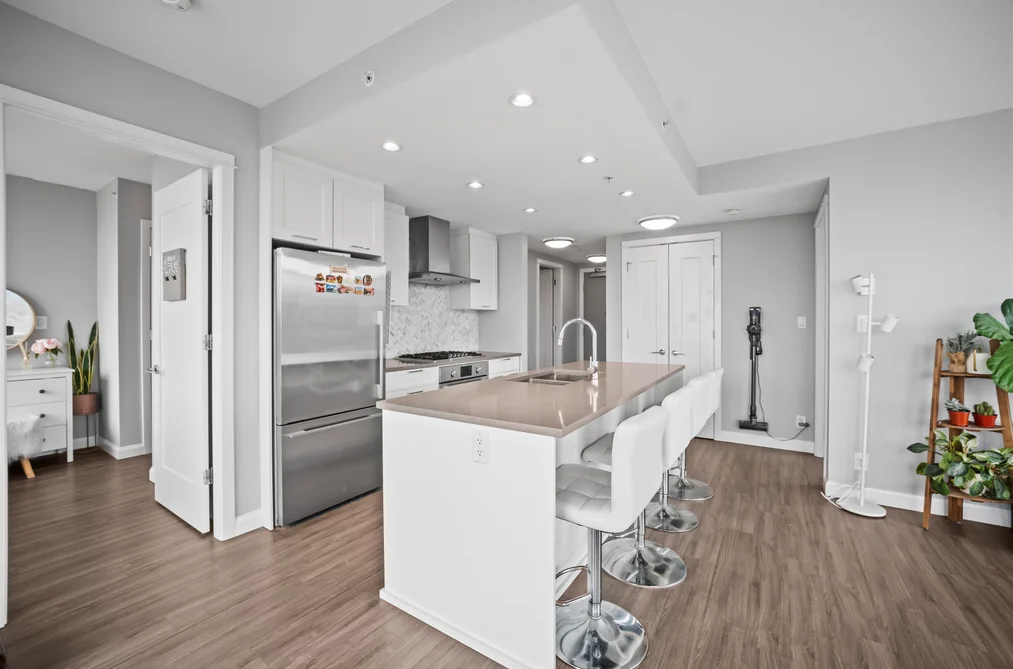 2005 520 COMO LAKE AVENUE, Coquitlam BC V3J 0E8, Coquitlam BC — Residential for Sale - Photo 3