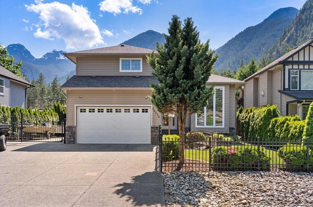 20074 BIRCH PLACE, Hope BC V0X 1L2, Hope BC — Residential for Sale - Photo 2