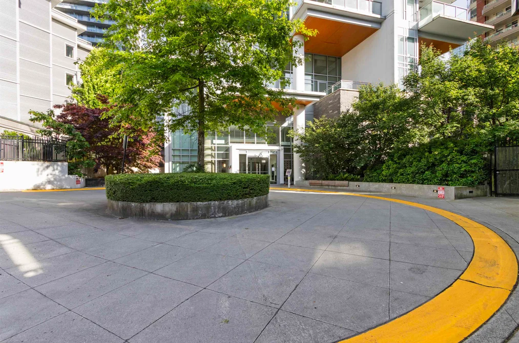 2009 520 COMO LAKE AVENUE, Coquitlam BC V3J 0E8, Coquitlam BC — Residential for Sale - Photo 2