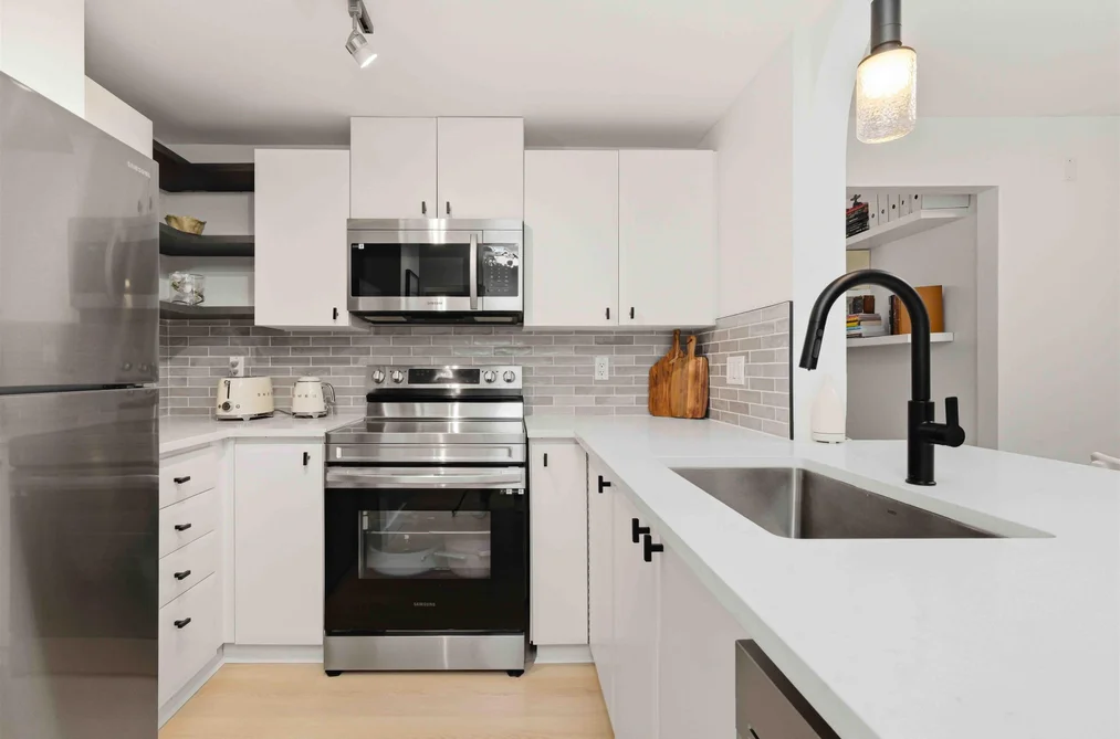 201 1111 LYNN VALLEY ROAD, North Vancouver BC V7J 3V4, North Vancouver BC — Residential for Sale — Photo 10 of 22