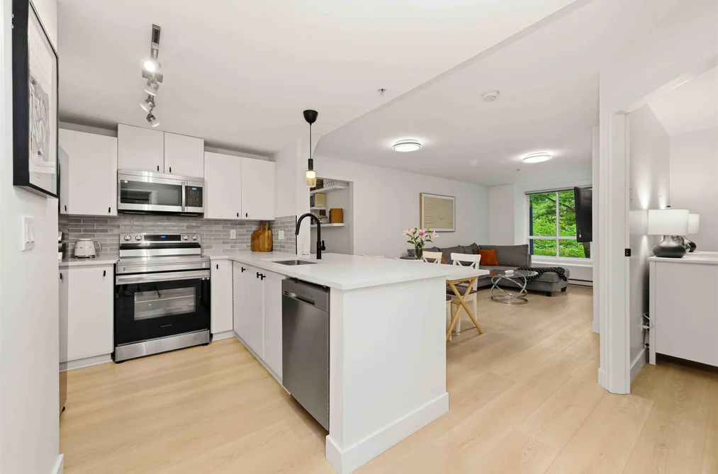201 1111 LYNN VALLEY ROAD, North Vancouver BC V7J 3V4, North Vancouver BC — Residential for Sale — Photo 6 of 22