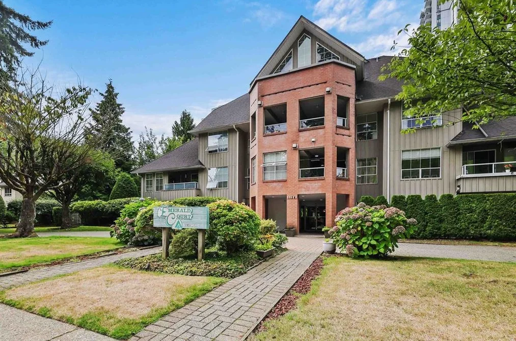 Condo for sale at 201 1154 Westwood Street Coquitlam British Columbia - MLS: R3144835