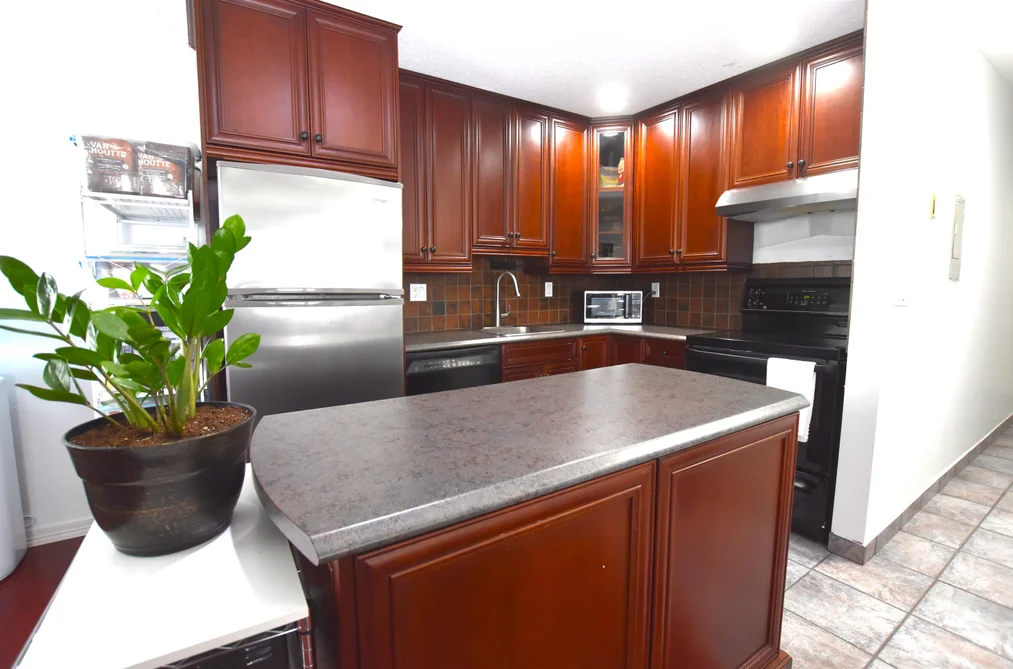 201 1320 FIR STREET, White Rock BC V4B 4B2, White Rock BC — Residential for Sale - Photo 3