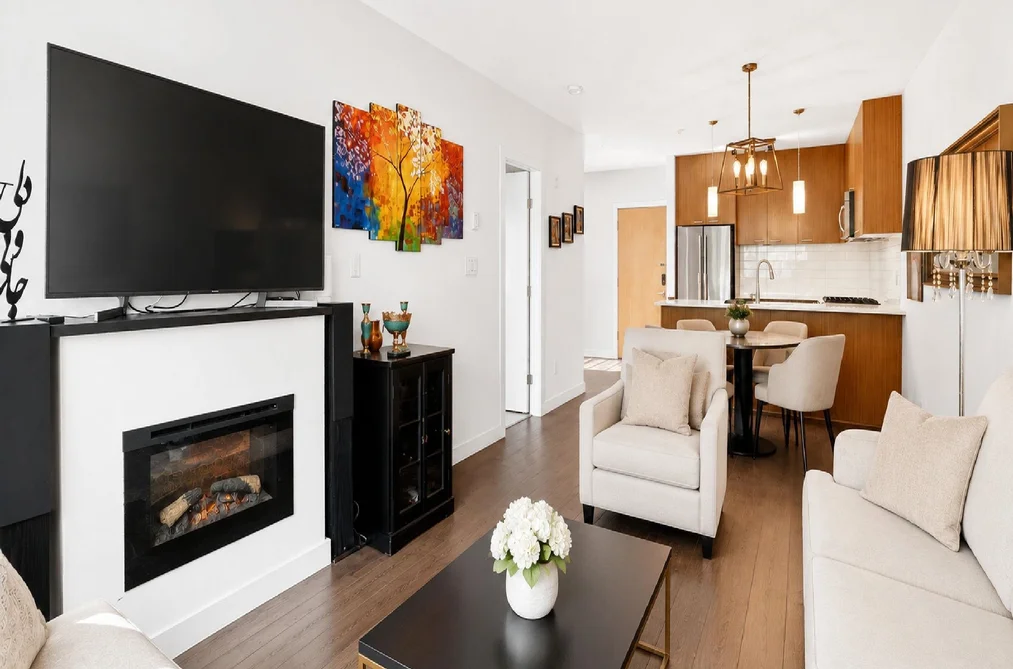 Condo for sale at 201 1330 Marine Drive North Vancouver British Columbia - MLS: R3125401