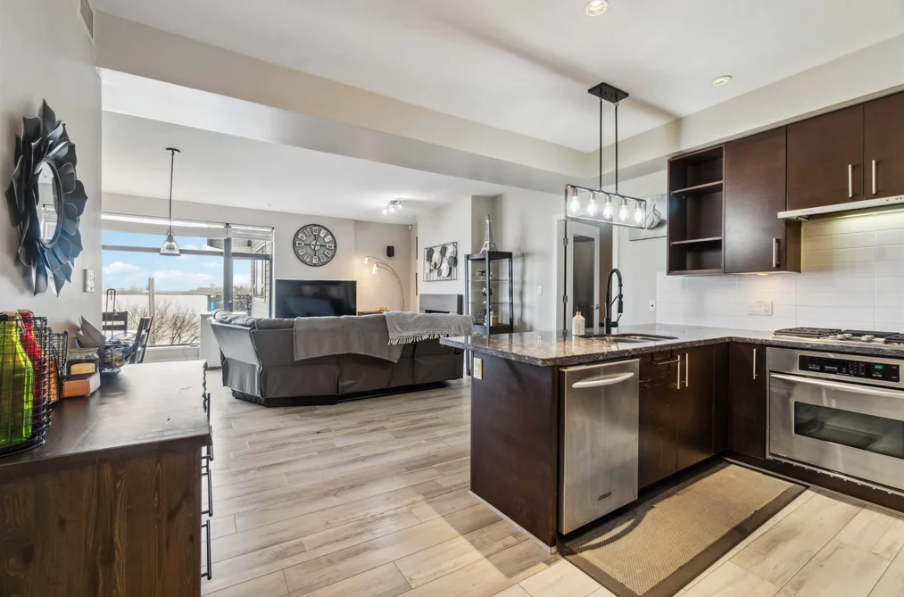 Condo for sale at 201 14300 Riverport Way Richmond British Columbia - MLS: R3099266