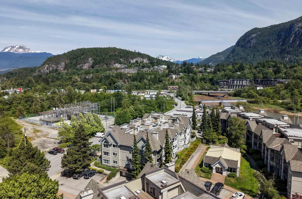 201 1460 PEMBERTON AVENUE, Squamish BC V8B 0J9, Squamish BC — Residential for Sale - Photo 2