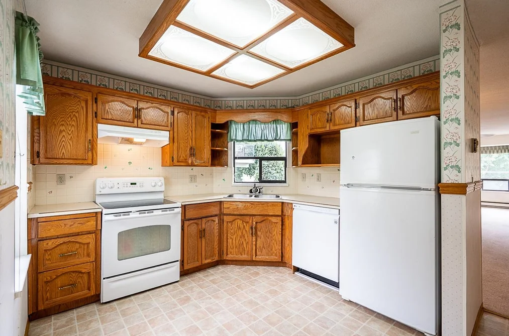 Condo for sale at 201 14957 Thrift Avenue White Rock British Columbia - MLS: R3153217