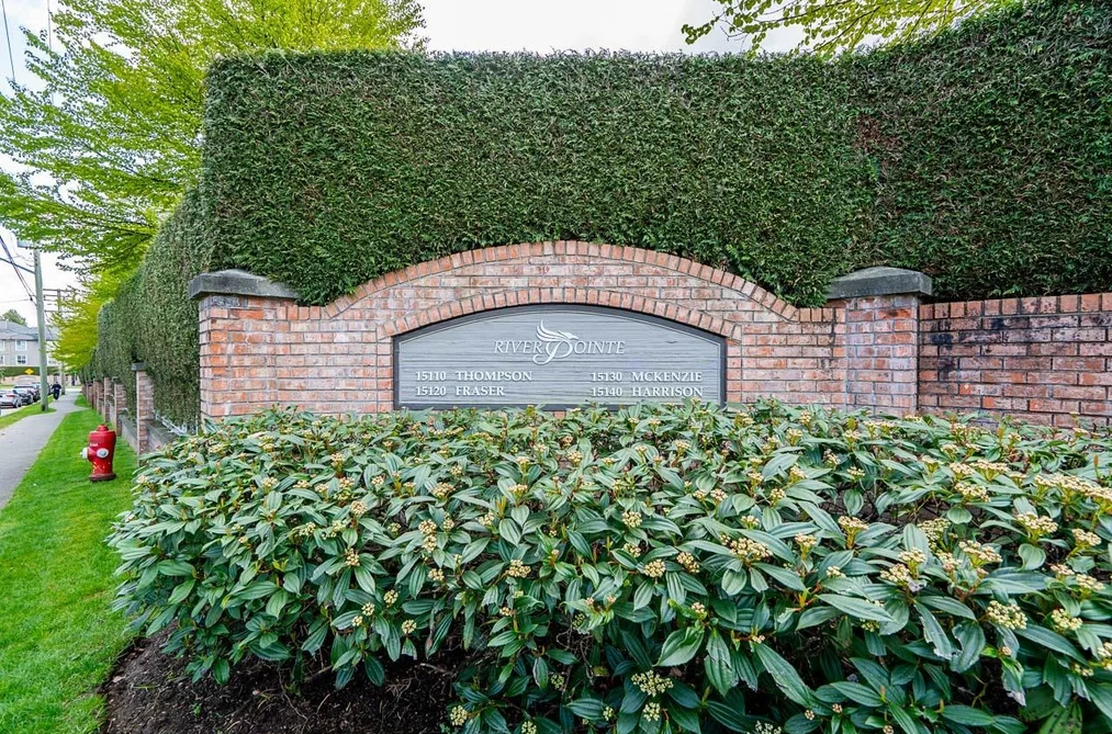 Condo for sale at 201 15110 108 Avenue Surrey British Columbia - MLS: R3113942