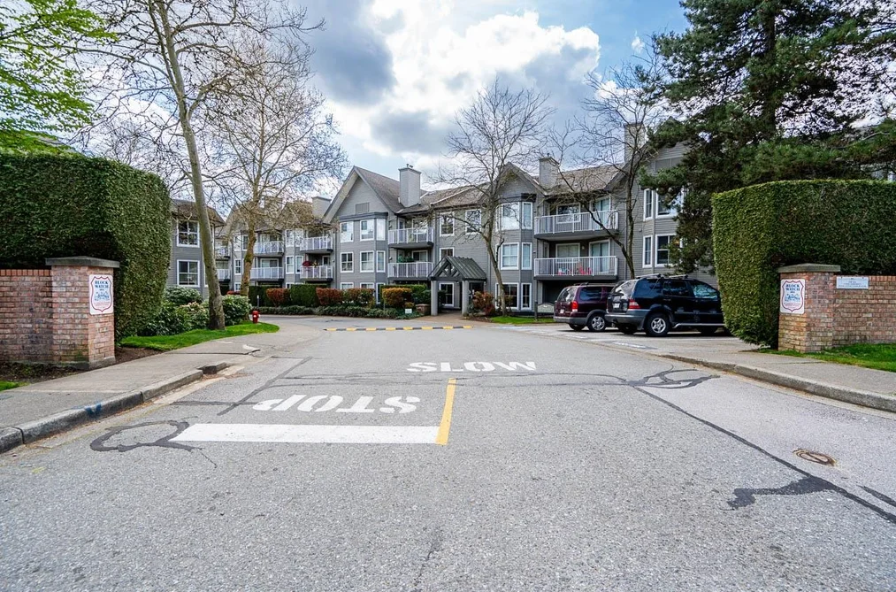 201 15110 108 AVENUE, Surrey BC V3R 0T6, Surrey BC — Residential for Sale - Photo 2