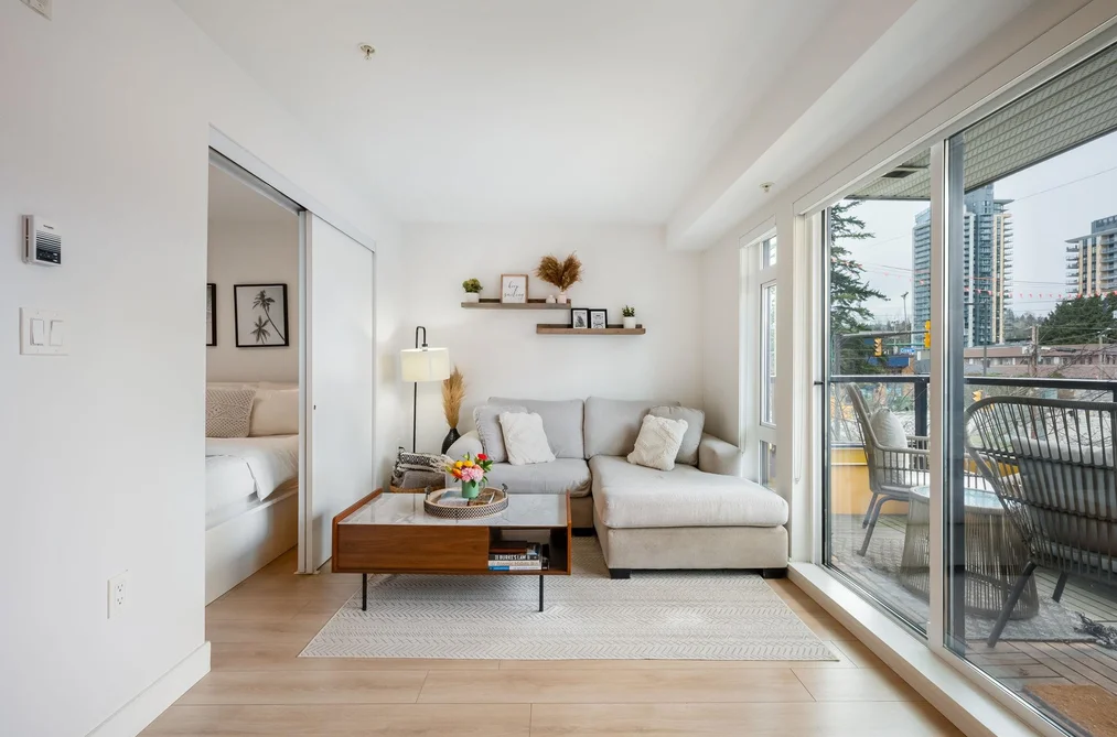 Condo for sale at 201 1519 Crown Street North Vancouver British Columbia - MLS: R3105252
