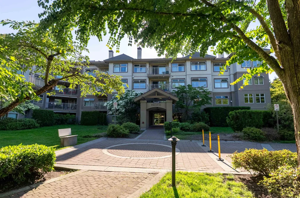 Condo for sale at 201 15220 Guildford Drive Surrey British Columbia - MLS: R3013718