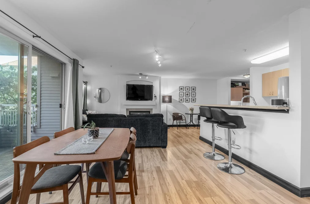 201 15220 GUILDFORD DRIVE, Surrey BC V3R 0Y6, Surrey BC — Residential for Sale - Photo 7