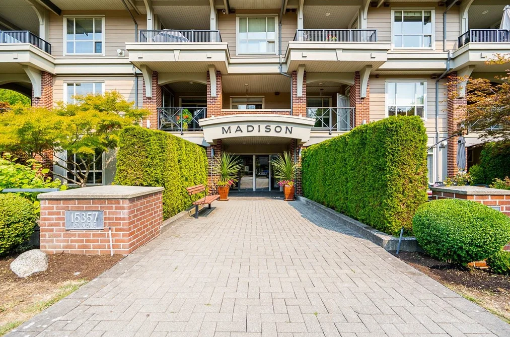 Condo for sale at 201 15357 17a Avenue Surrey British Columbia - MLS: R3155722