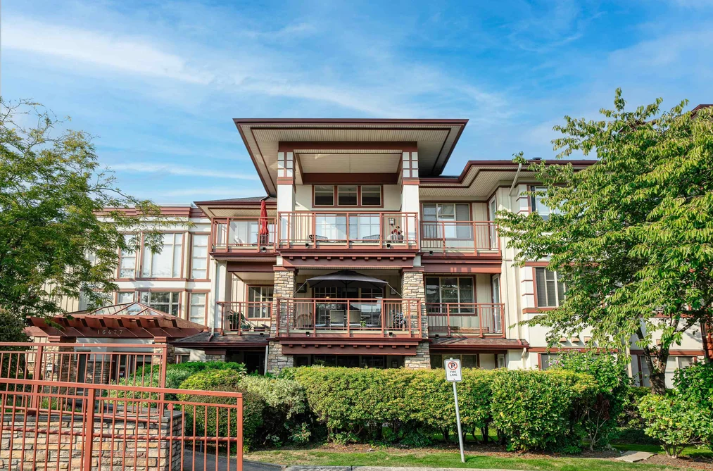 Condo for sale at 201 16477 64 Avenue Surrey British Columbia - MLS: R3125454