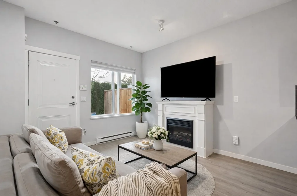 201 1661 FRASER AVENUE, Port Coquitlam BC V3B 0B6, Port Coquitlam BC — Residential for Sale - Photo 2