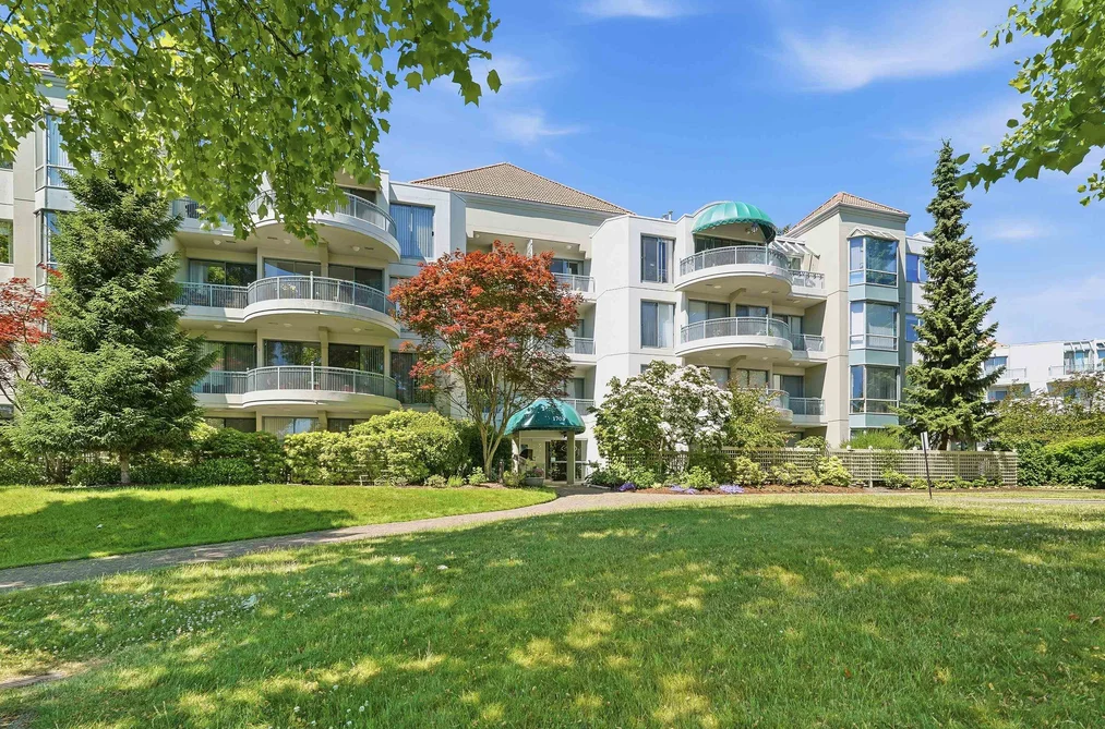 Condo for sale at 201 1705 Martin Drive Surrey British Columbia - MLS: R3138996