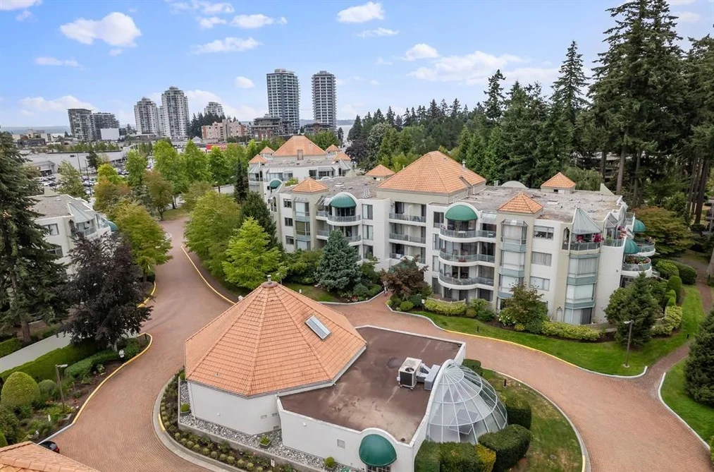 Condo for sale at 201 1725 Martin Drive Surrey British Columbia - MLS: R3077602