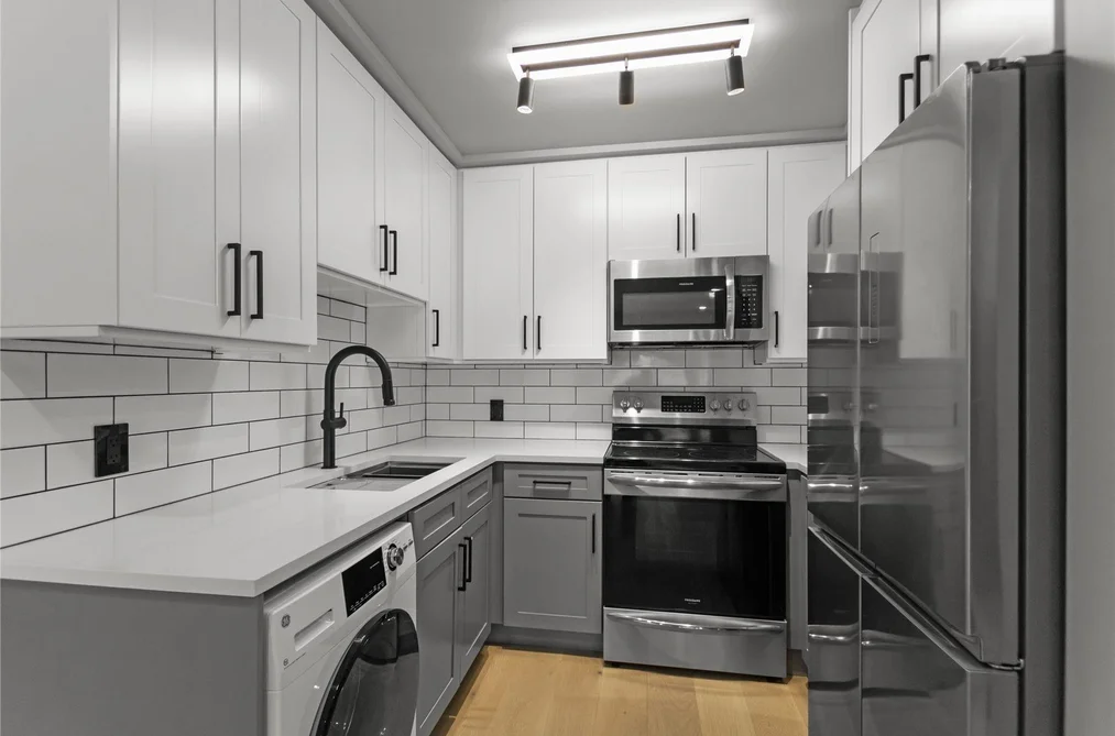 Condo for sale at 201 1948 Coquitlam Avenue Port Coquitlam British Columbia - MLS: R3098410