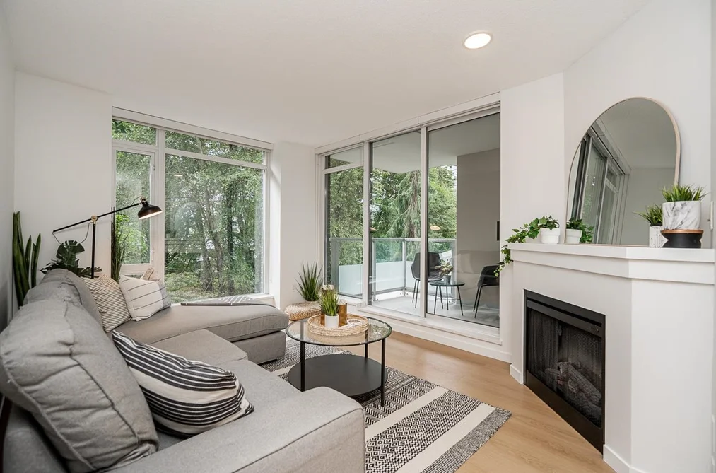 Condo for sale at 201 2133 Douglas Road Burnaby British Columbia - MLS: R3162472