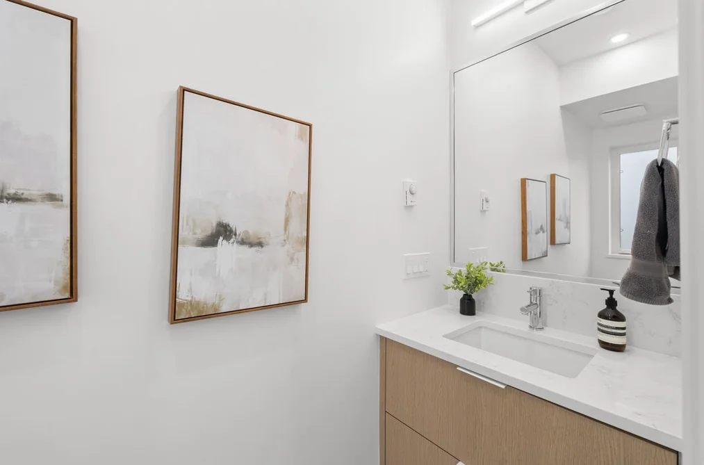 201-2135 E Pender Street, Vancouver, BC - Townhouse for Sale - Photo 11 of 26 201-2135 E Pender Street, Vancouver, BC - Townhouse for Sale - Photo 11 of 26