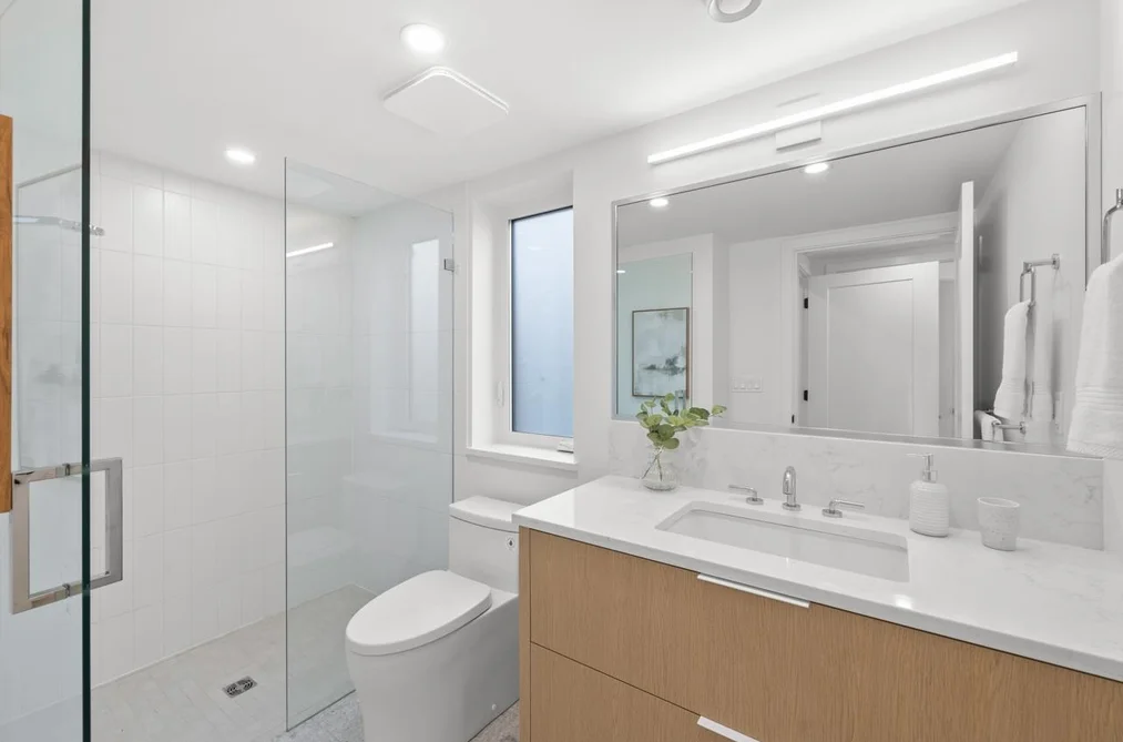 201-2135 E Pender Street, Vancouver, BC - Townhouse for Sale - Photo 14 of 26 201-2135 E Pender Street, Vancouver, BC - Townhouse for Sale - Photo 14 of 26