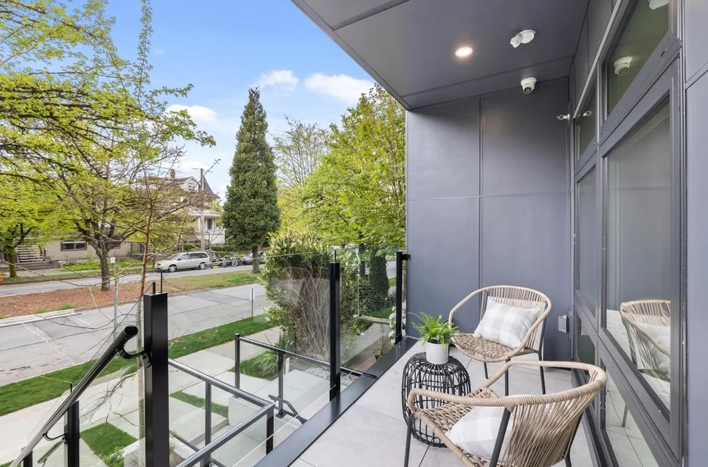 201 2135 E PENDER STREET, Vancouver BC V5L 1X3, Vancouver BC — Residential for Sale - Photo 2