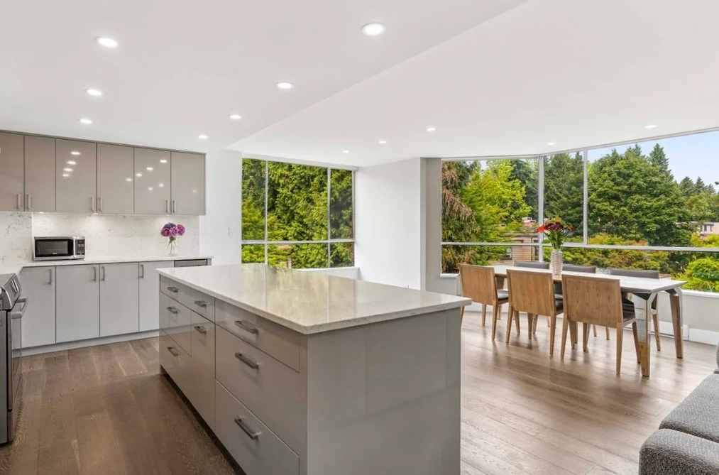 Condo for sale at 201 2140 Briar Avenue Vancouver British Columbia - MLS: R3152413