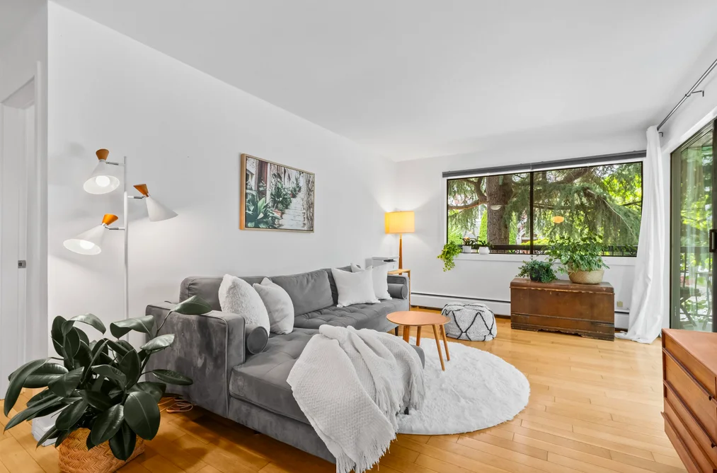 Condo for sale at 201 2330 Maple Street Vancouver British Columbia - MLS: R3154834