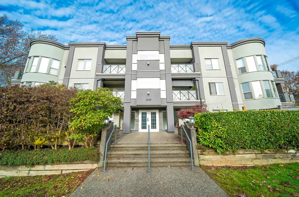 Condo for sale at 201 2345 Central Avenue Port Coquitlam British Columbia - MLS: R3068086