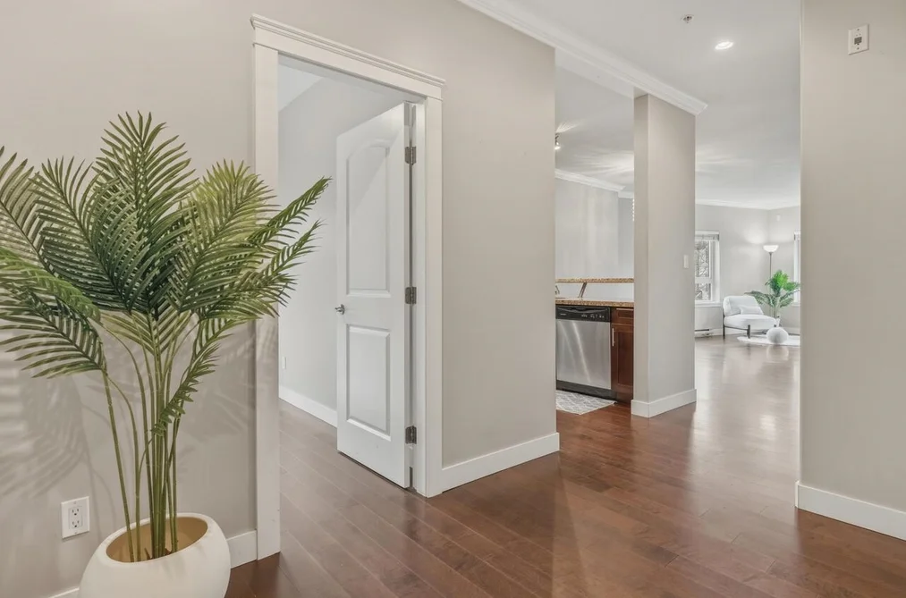 201 2664 KINGSWAY AVENUE, Port Coquitlam BC V3C 1T8, Port Coquitlam BC — Residential for Sale - Photo 4