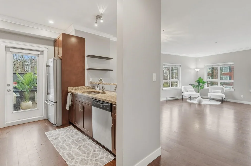201 2664 KINGSWAY AVENUE, Port Coquitlam BC V3C 1T8, Port Coquitlam BC — Residential for Sale - Photo 5