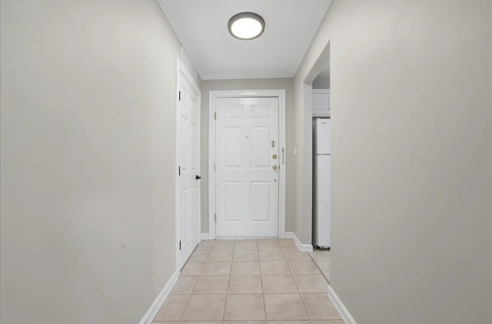 201 2772 CLEARBROOK ROAD, Abbotsford BC V2T 6N6, Abbotsford BC — Residential for Sale — Photo 2 of 40